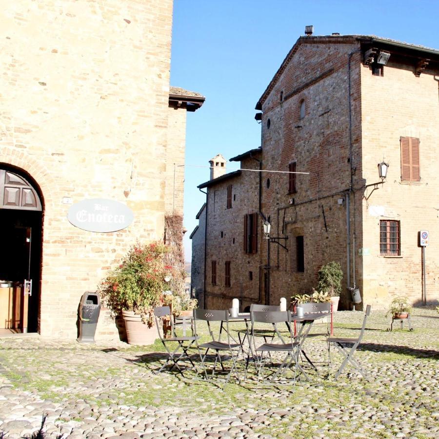 Gasthaus Caminata 415 Fiorenzuola dʼArda Exterior foto
